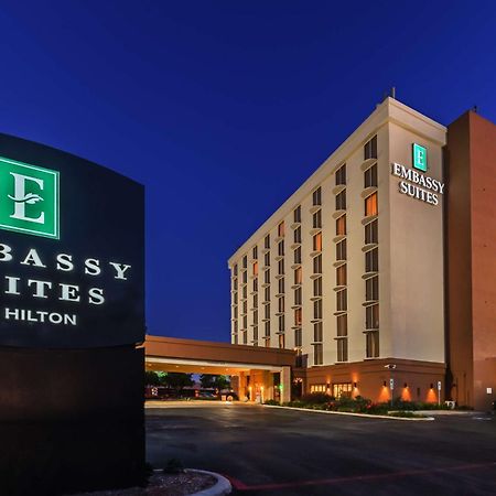 Embassy Suites By Hilton Dallas Market Center Exterior photo