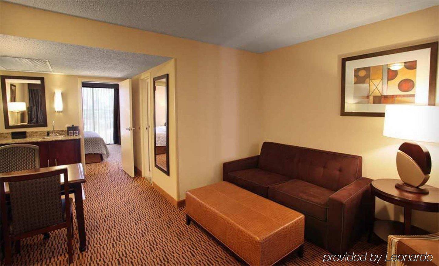 Embassy Suites By Hilton Dallas Market Center Room photo